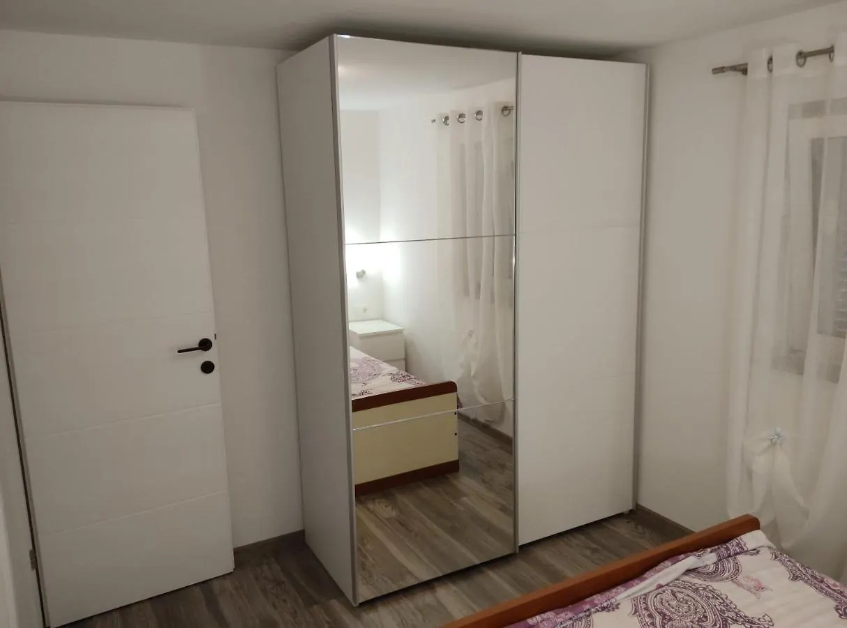 Apartment Apartman Meld Vrh