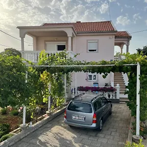 Appartamento Mirela, Vrh (Krk)